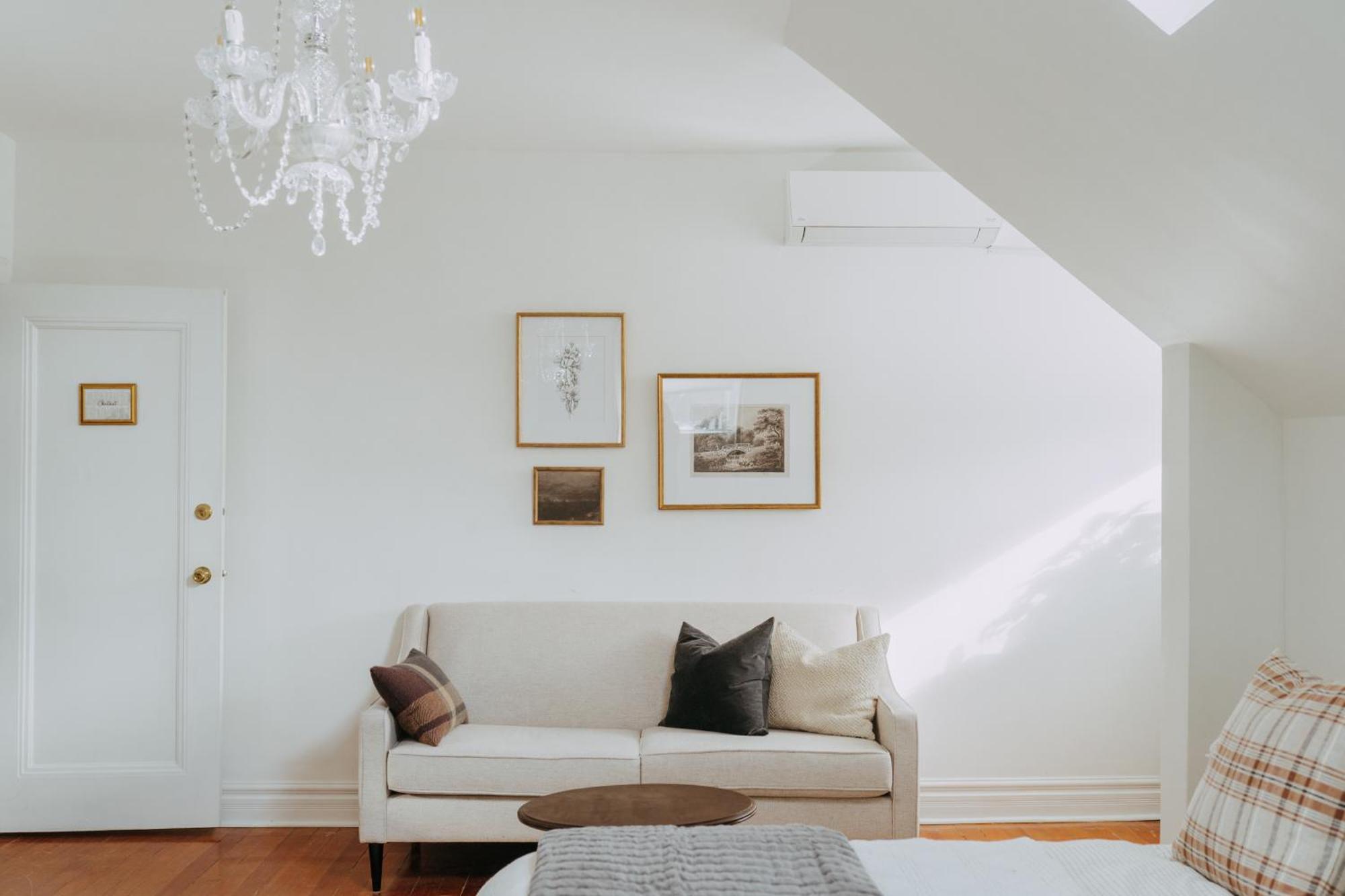 No. 5 East Bed & Breakfast Уинипег Екстериор снимка