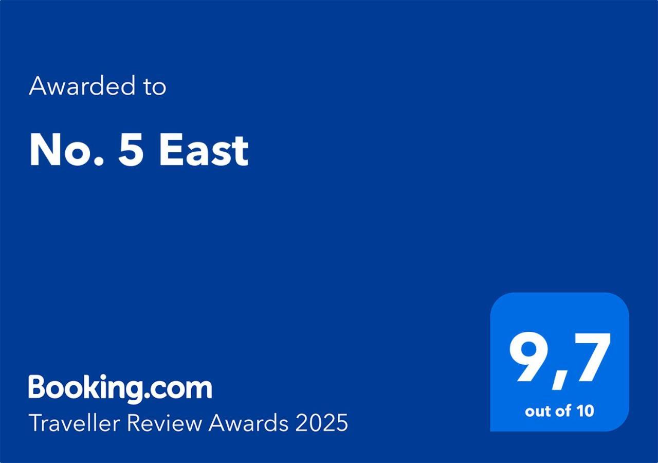 No. 5 East Bed & Breakfast Уинипег Екстериор снимка