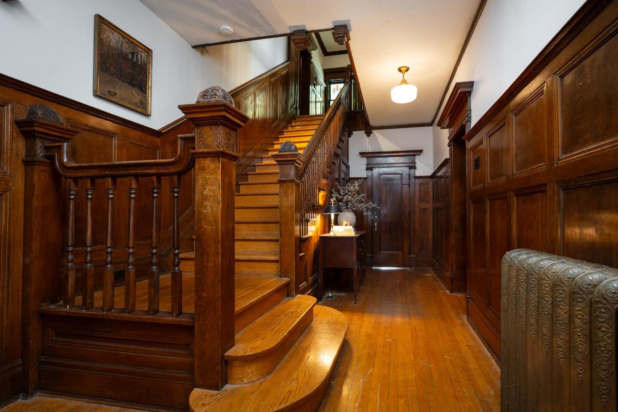 No. 5 East Bed & Breakfast Уинипег Екстериор снимка