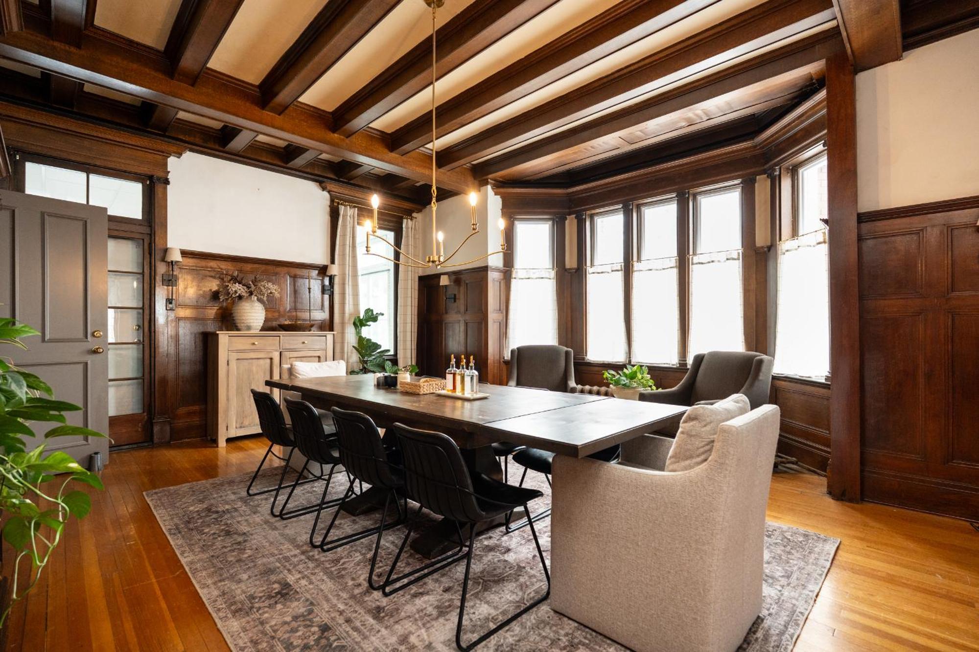 No. 5 East Bed & Breakfast Уинипег Екстериор снимка