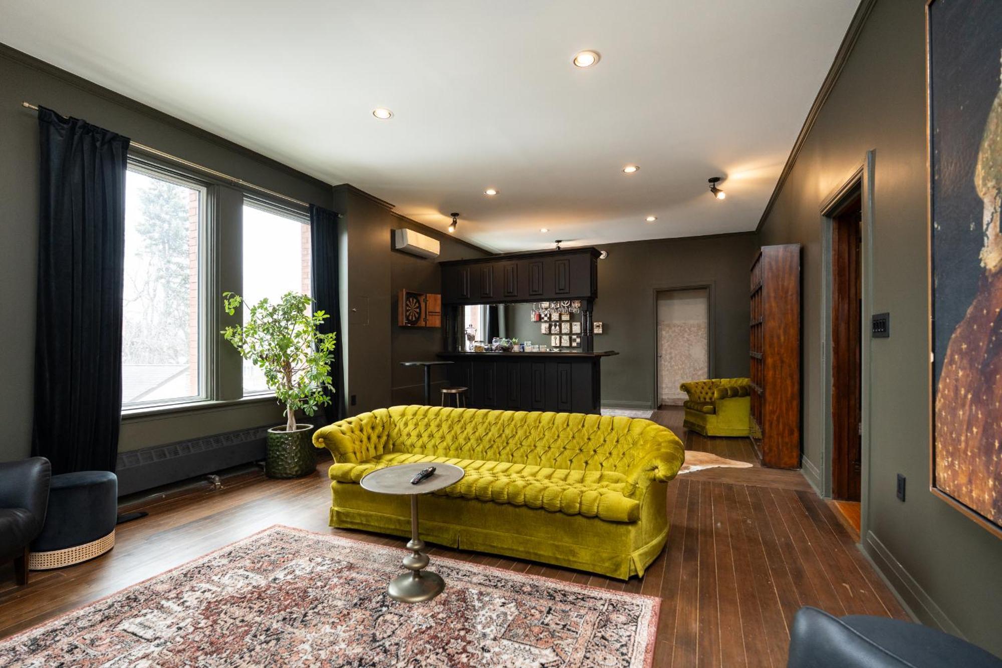 No. 5 East Bed & Breakfast Уинипег Екстериор снимка