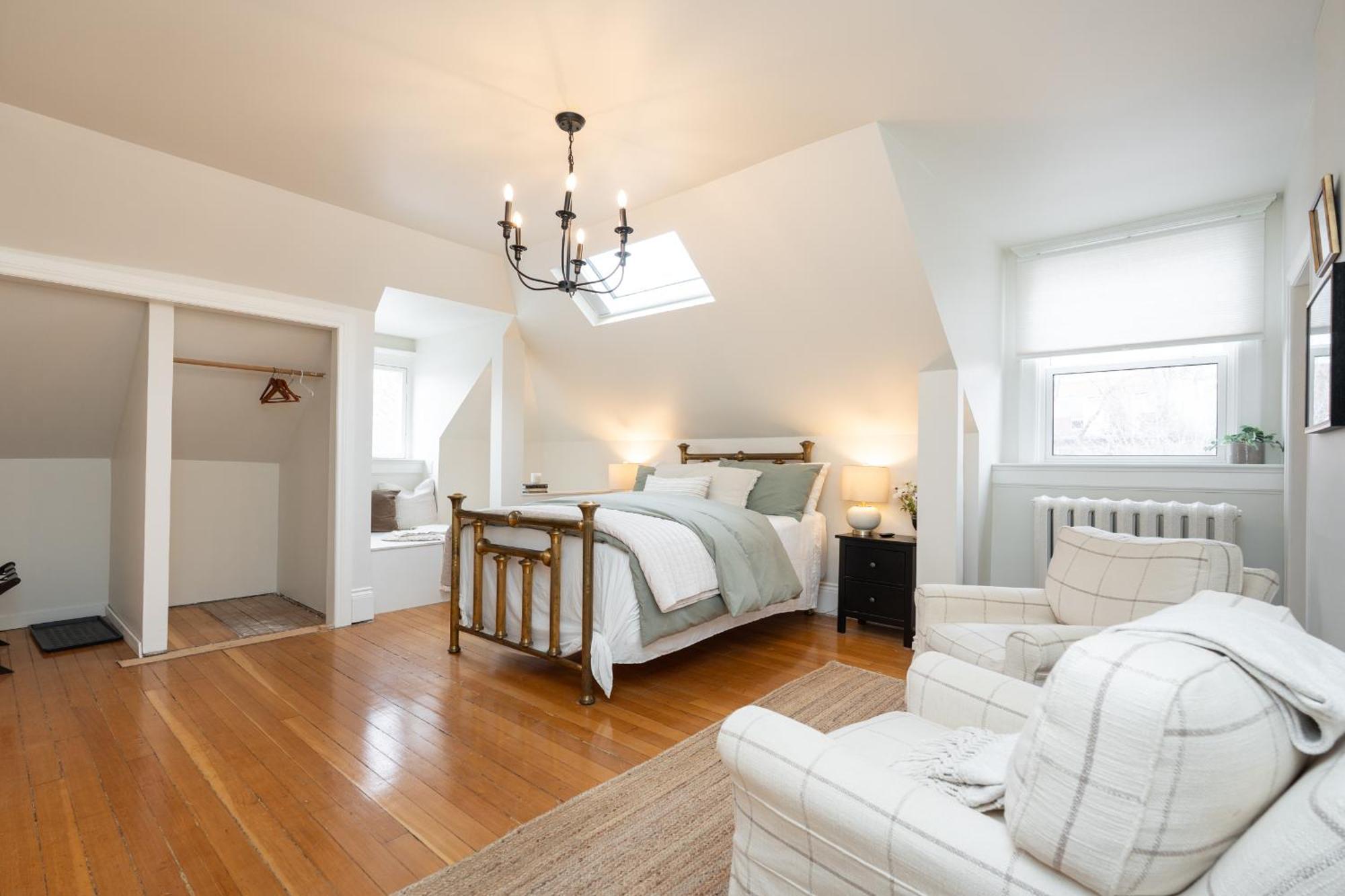 No. 5 East Bed & Breakfast Уинипег Екстериор снимка