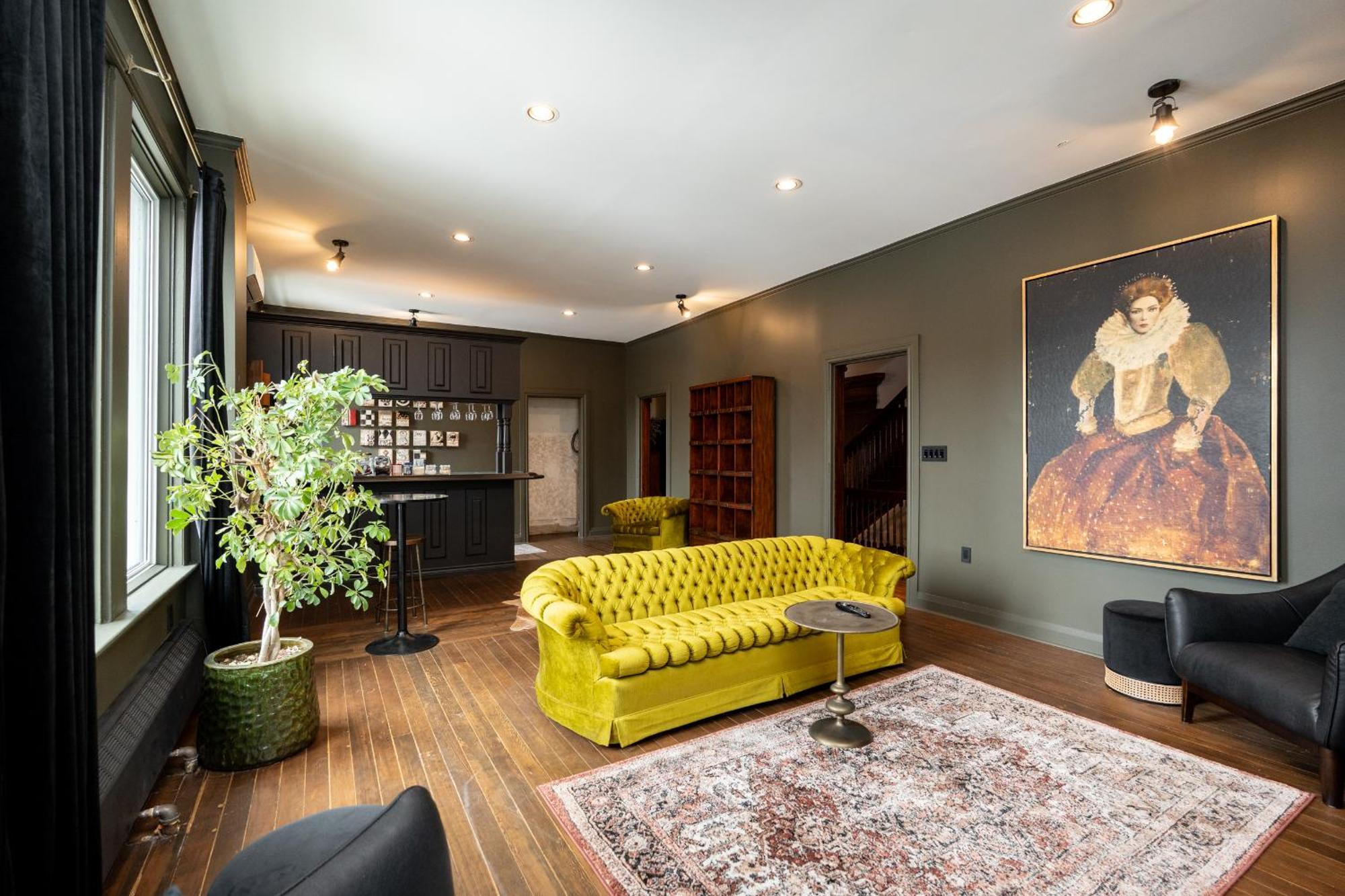 No. 5 East Bed & Breakfast Уинипег Екстериор снимка