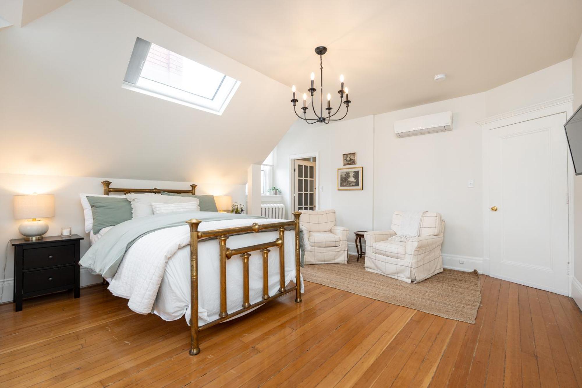 No. 5 East Bed & Breakfast Уинипег Екстериор снимка