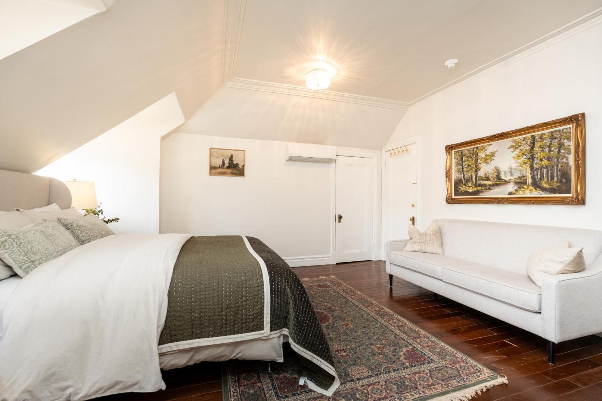 No. 5 East Bed & Breakfast Уинипег Екстериор снимка
