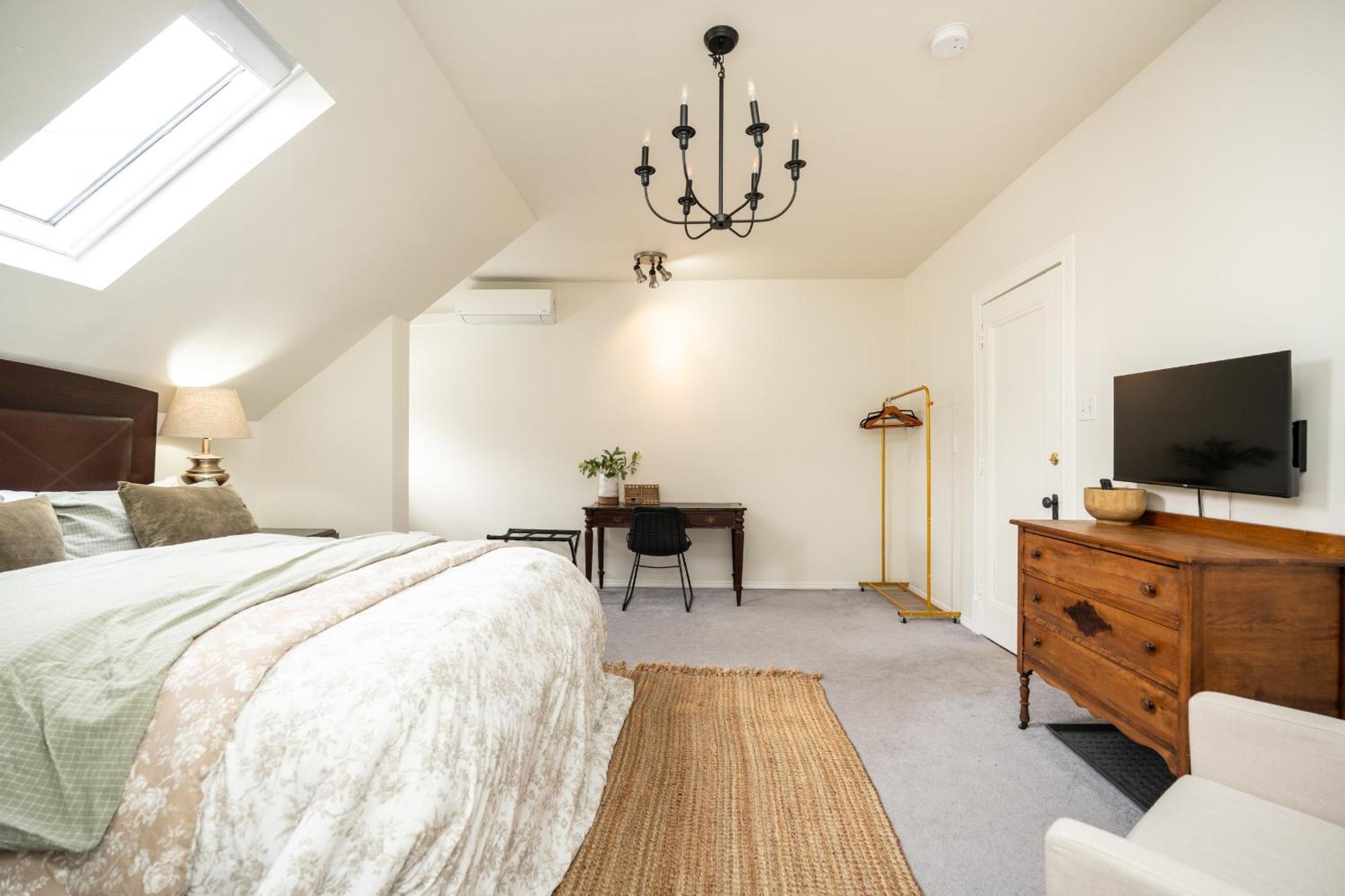 No. 5 East Bed & Breakfast Уинипег Екстериор снимка