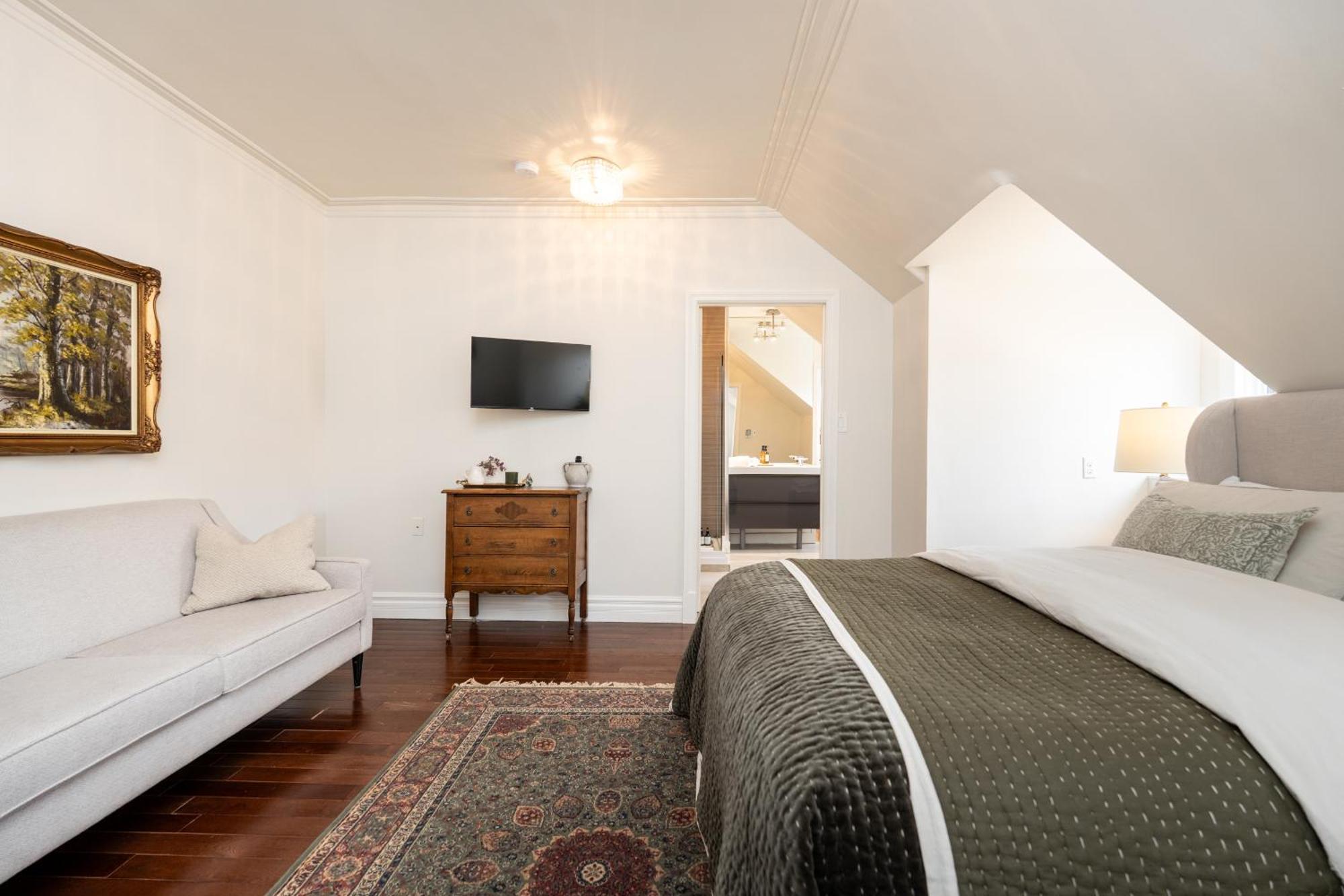 No. 5 East Bed & Breakfast Уинипег Екстериор снимка