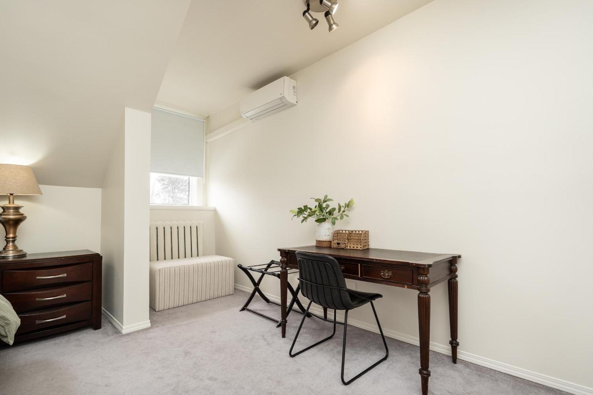 No. 5 East Bed & Breakfast Уинипег Екстериор снимка